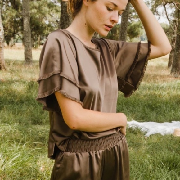 NWOT S’EDGE Light Purple Satin Double Fringe Flutter Sleeve Cropped Top - S - Picture 2 of 14